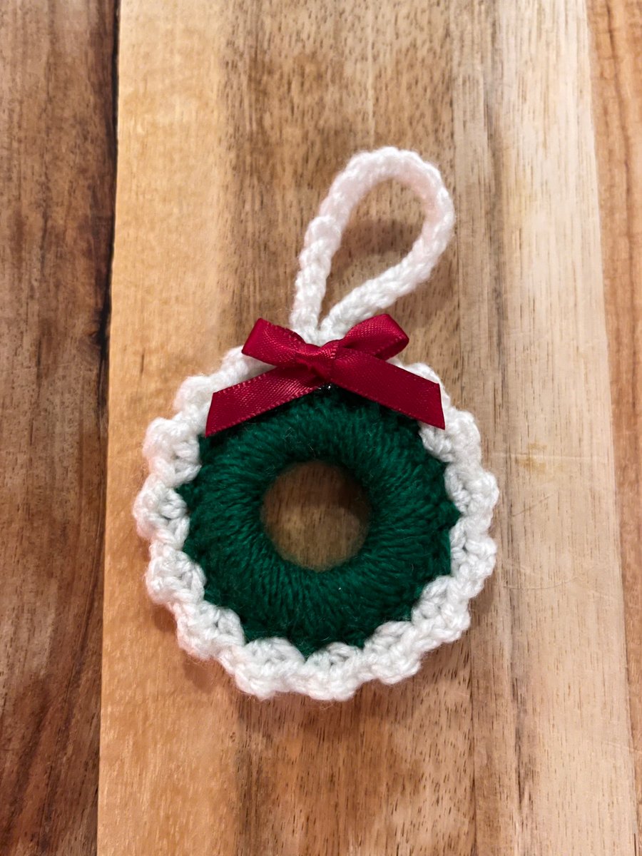 Crochet festive wreath decoration, Happily Handmade