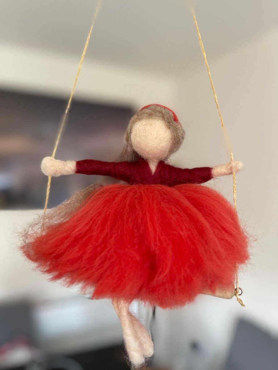 Meet Amelie – The Fairytale Lady on a Swing 