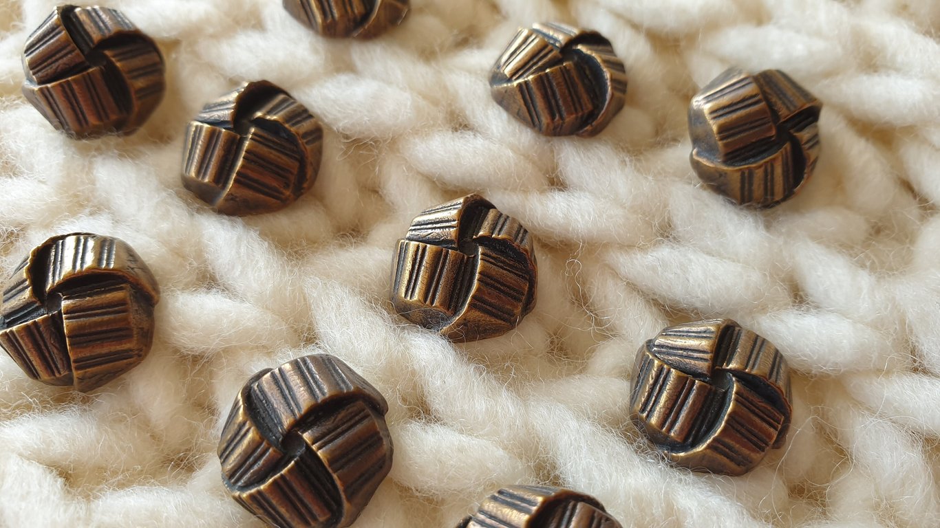 9 16" 15mm 24L Antique Brass knot buttons