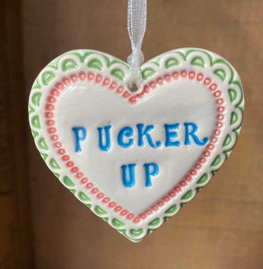 Small Ceramic heart decoration Pucker Up