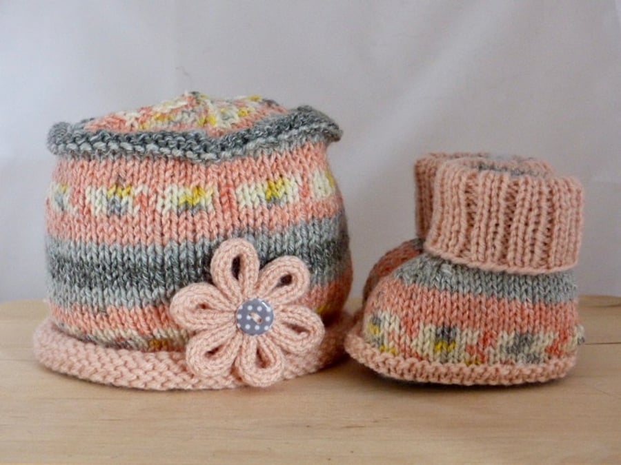 Hand Knitted Baby Hat & Booties