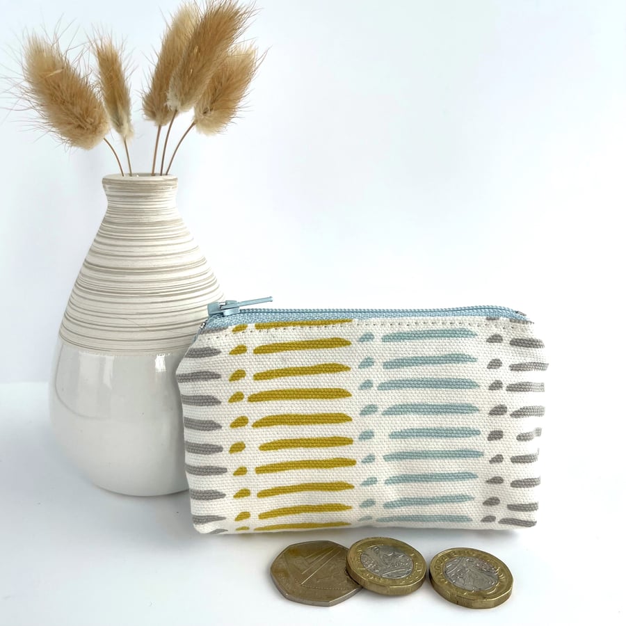 Small Purse, Coin Purse with Abstract Lines and Dashes Pattern