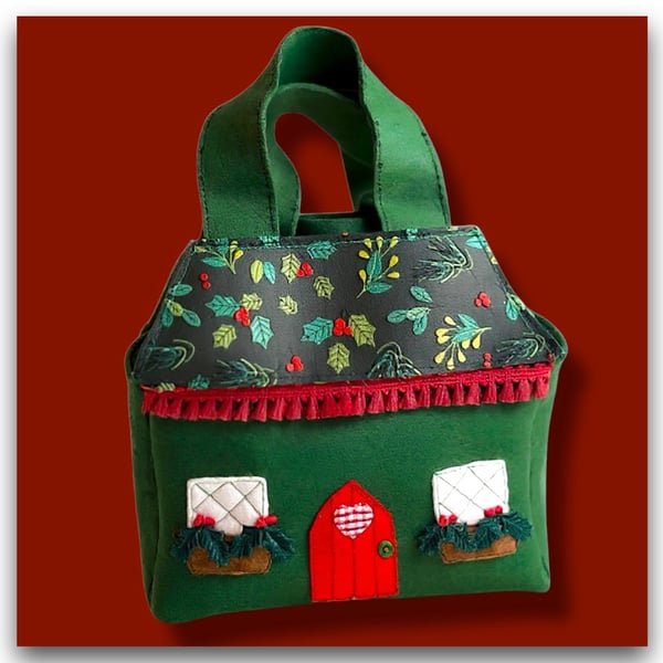 Ivy Cottage - A Little Nipper Mouse House in a Bag