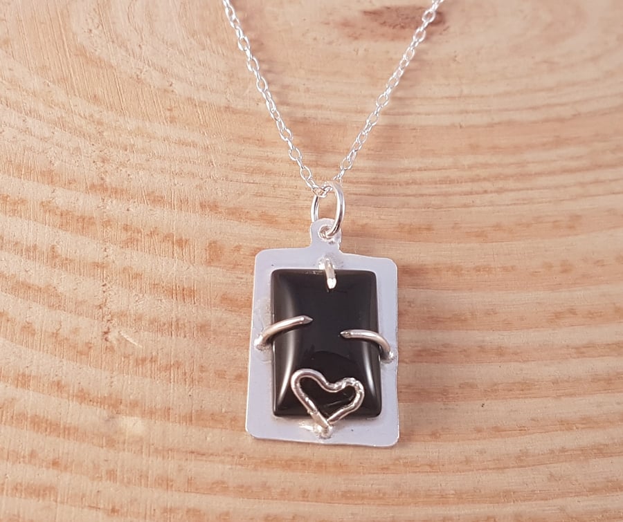 Sterling Silver Onyx Heart Claw Set Necklace