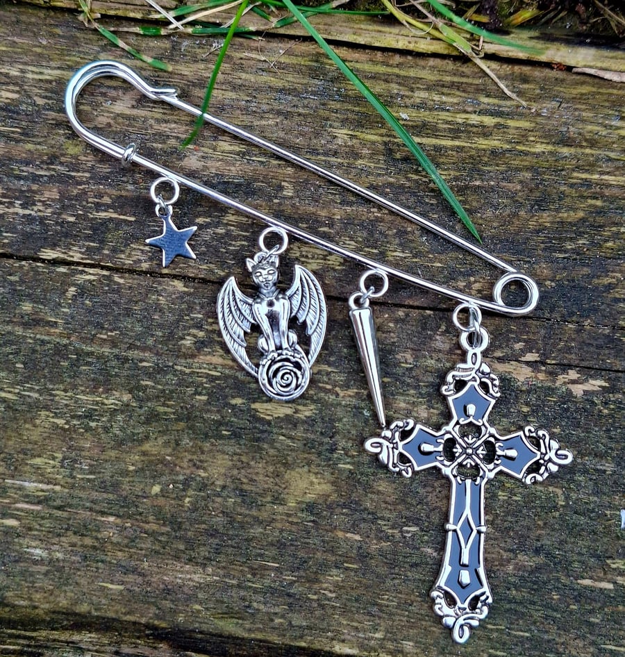 Gothic Alternative Safety Pin Badge Brooch Emo Punk Jewellery 