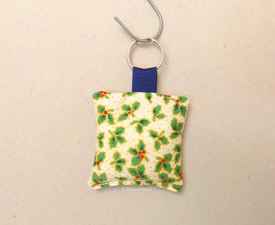 Key ring in cream with holly pattern, Christmas fabric key chain