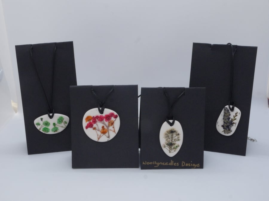 Ceramic real pressed flower pendants