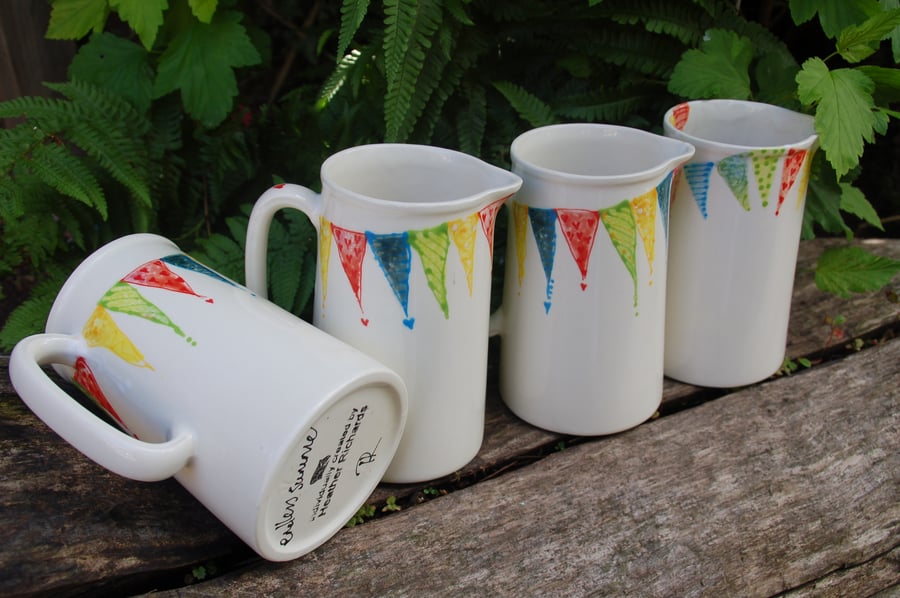 One pint classic jug, endless summer bunting