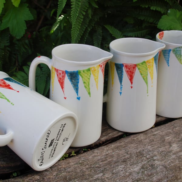 One pint classic jug, endless summer bunting