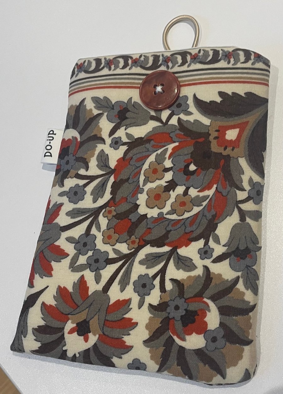 Kindle Case - Paperwhite Size. Autumn Scarf
