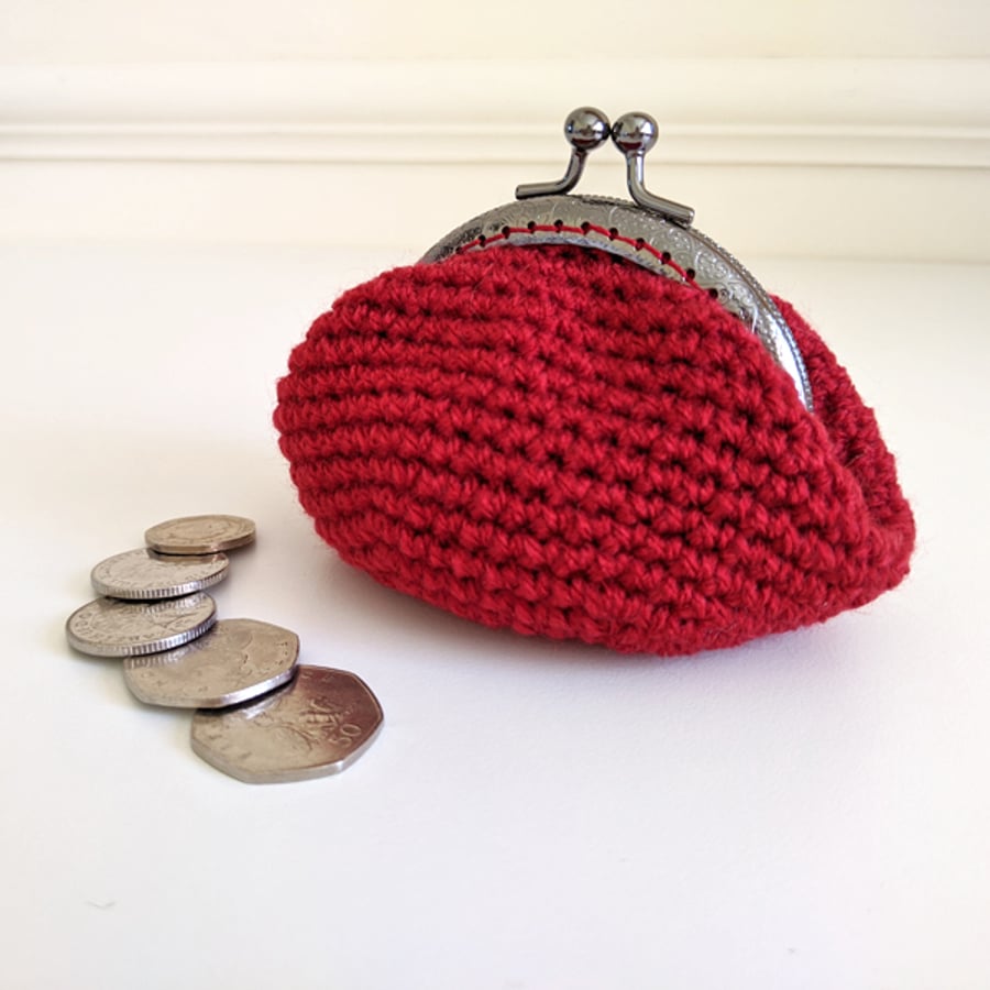 Vintage Style Coin Purse with Kiss Lock Clasp in Dark Red