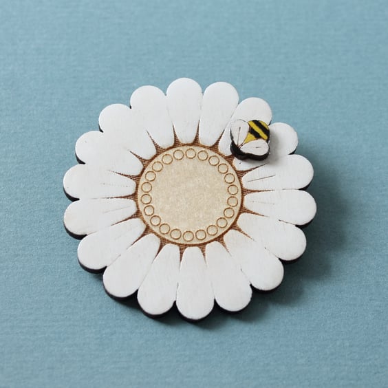 Wooden Daisy Flower Brooch with Bumblebee - Hand Painted