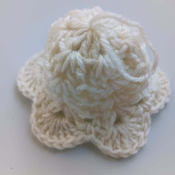 Crochet Christmas Bell (Vanilla) - festive decoration