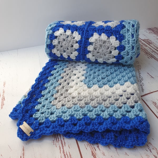 Baby blanket Blue handmade blanket Baby boy shower gift  New baby gift 
