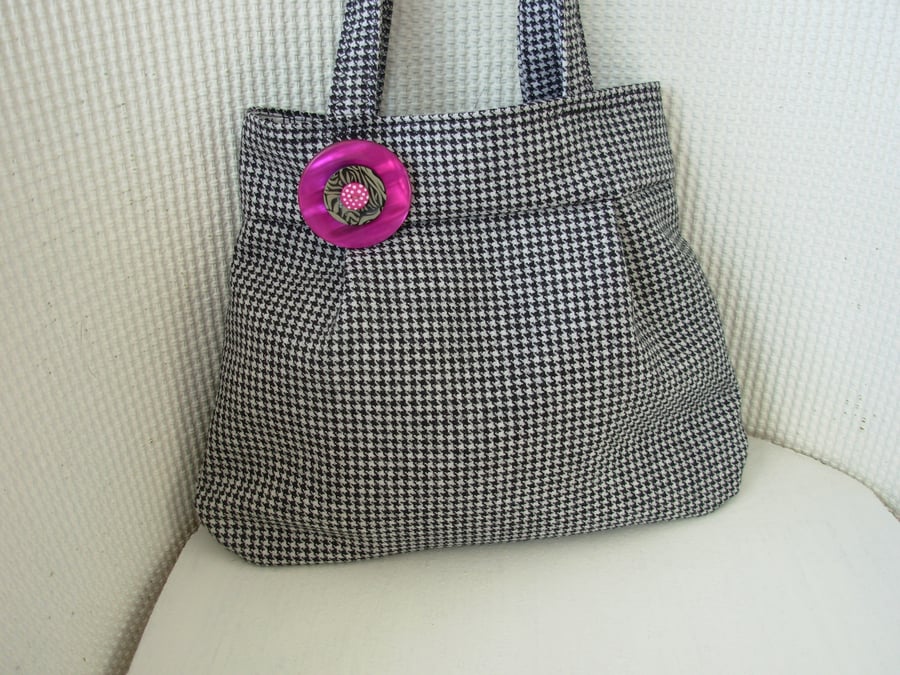 Pleated Tote Bag Black and White Check