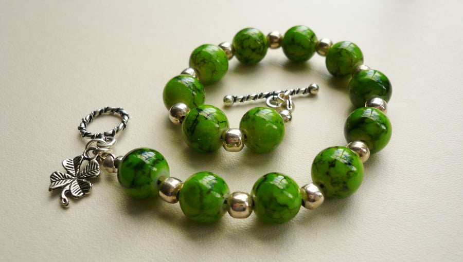 Green Glass Marble Effect Tibetan Silver  Bracelet  KCJ321