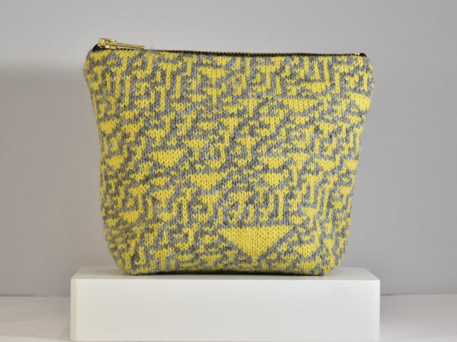 Rule 30 pouch in yellow and grey Shetland wool
