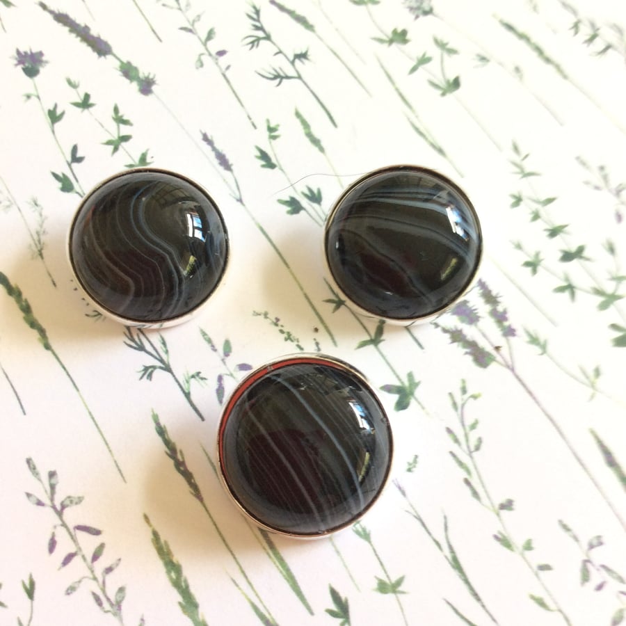 Black striped agate buttons  (0496)