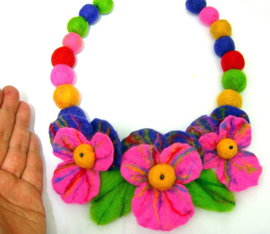  SALE.......  Hand Felted, Wool Jewelry felted NECKLACE FELTED -100% WOOL MERINO