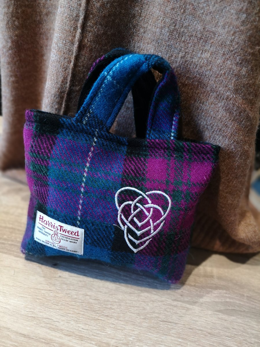 Harris Tweed Handbag with embroidered Celtic heart