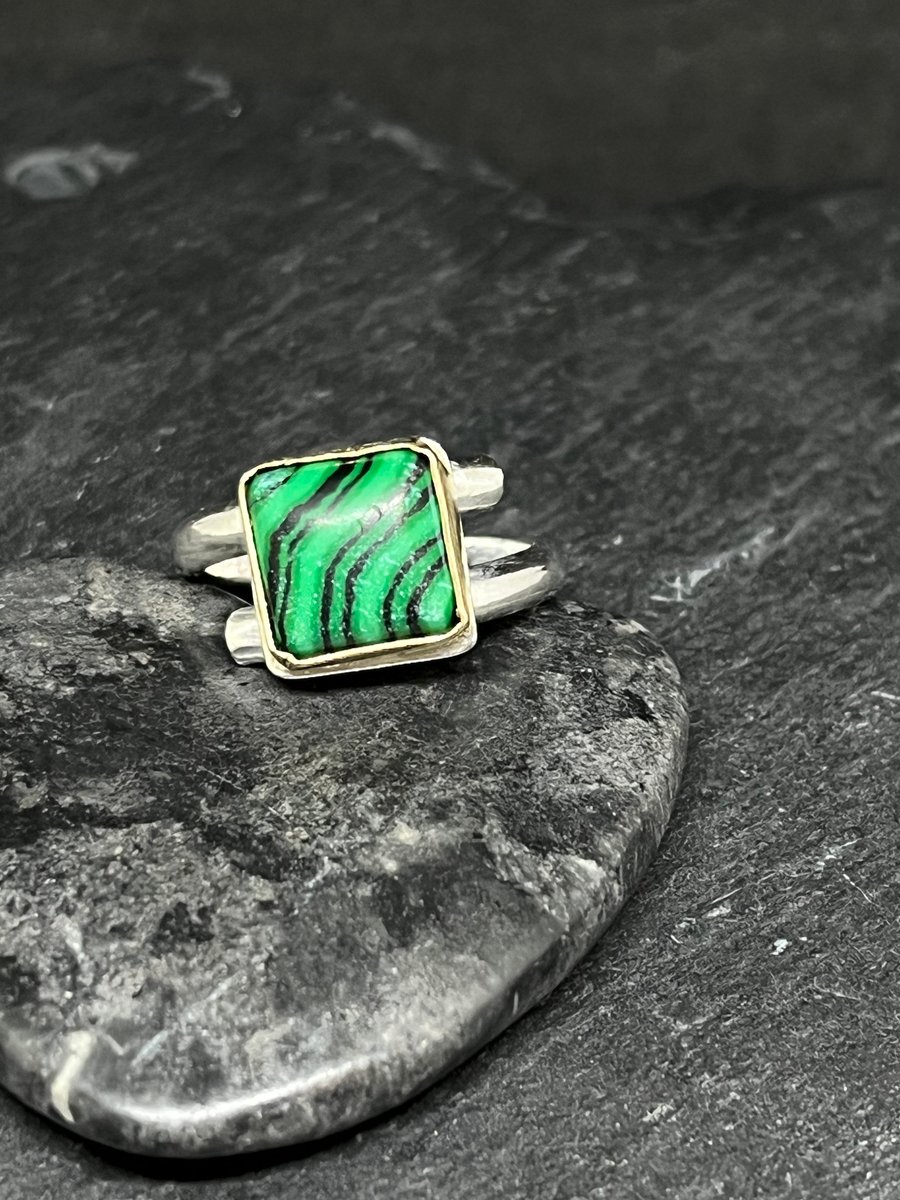 Labradorite, gold and silver ring