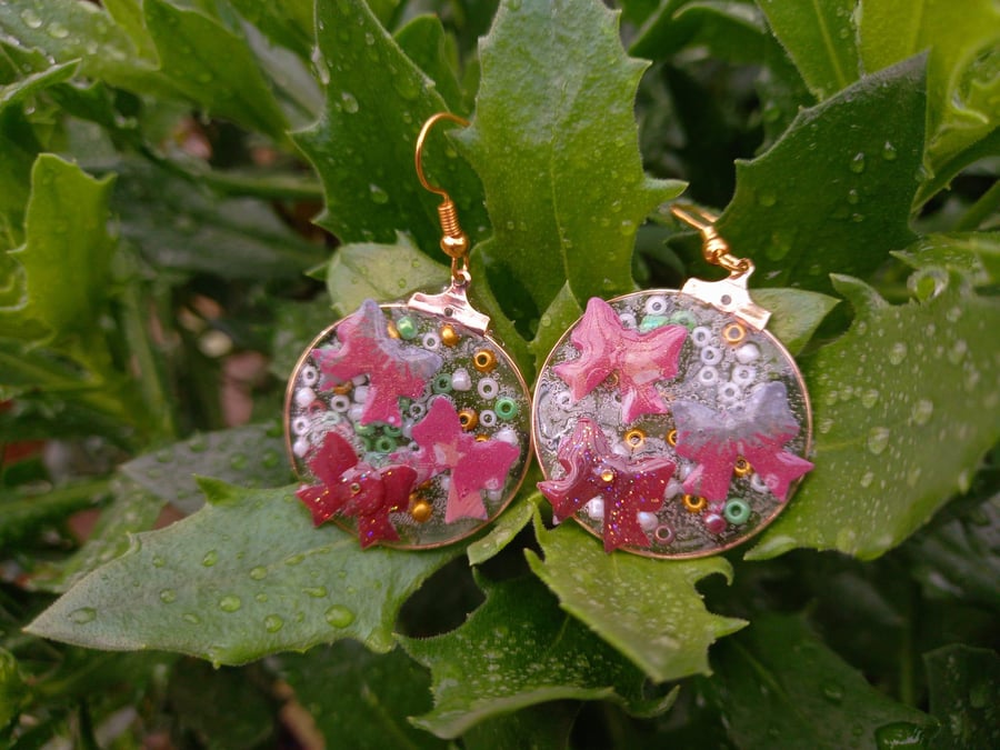 Red Christmas Bows in a Beaded Circle Earrings