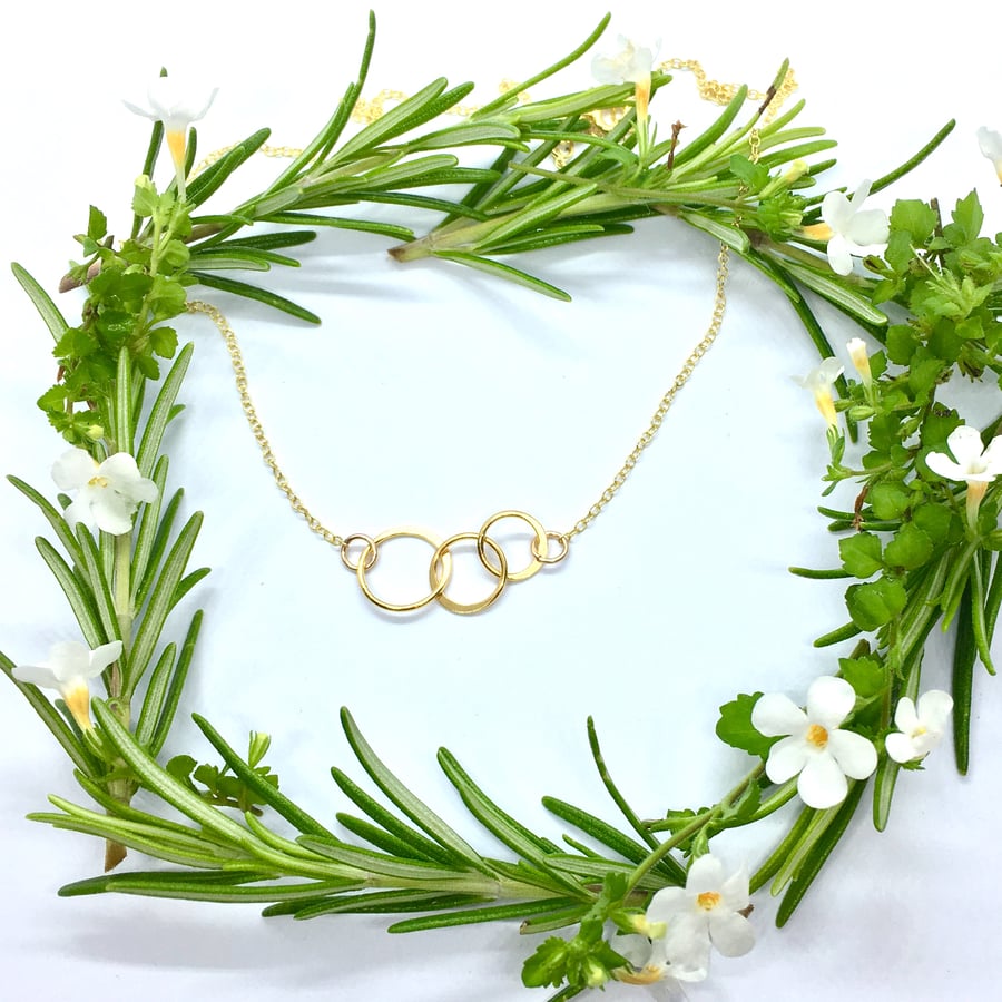 Mother Daughters Family Gold Plated Silver Necklace Three Circles 