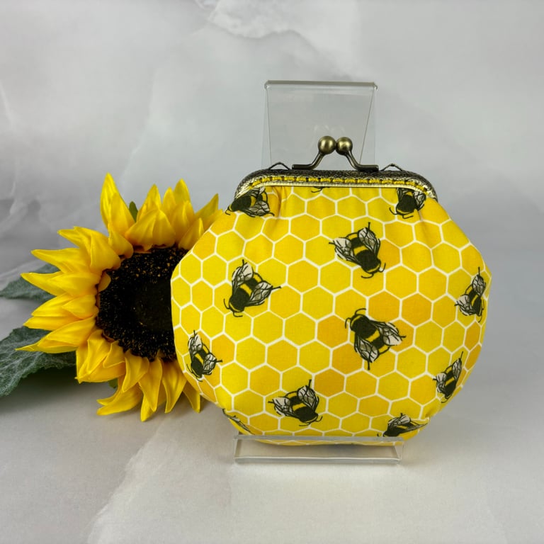 Bee coin purse, Bumble bees frame purse, Optional chain, Handmade