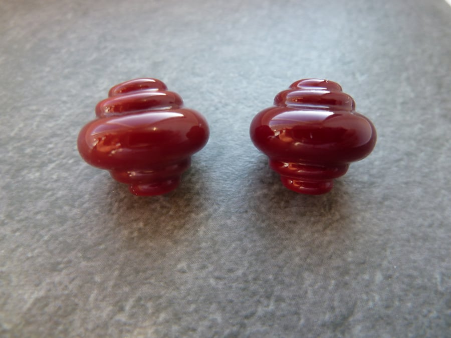 deep red lampwork glass ornate beads