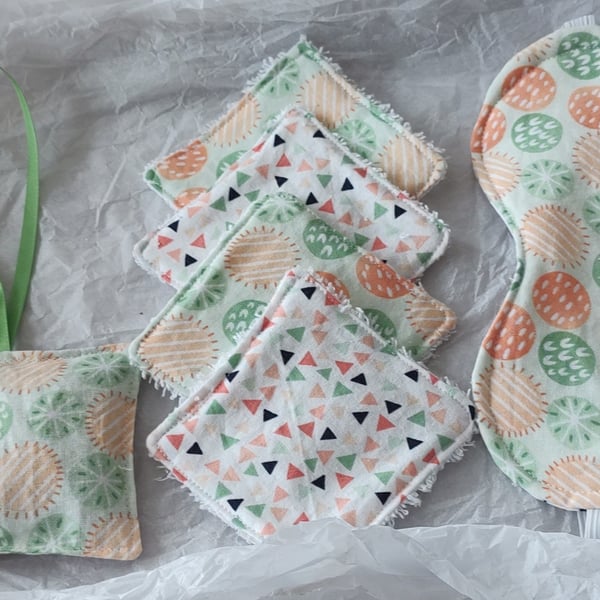 Bedtime Gift Set - including reversible eye masks & lavender sachet 