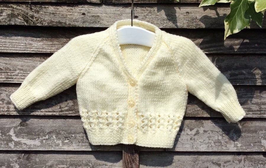 Baby cardigan cream hand knit 6-12 months 