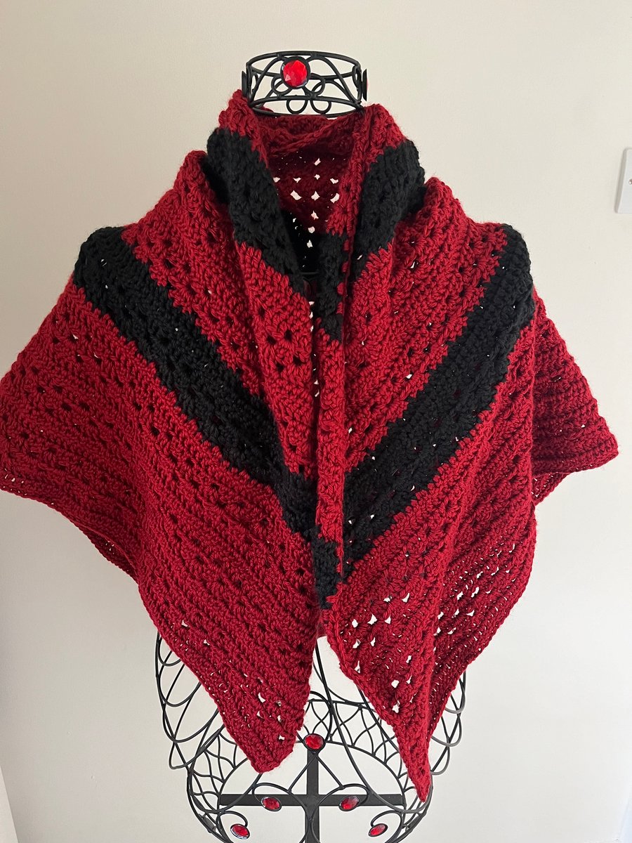 Crocheted shawl 