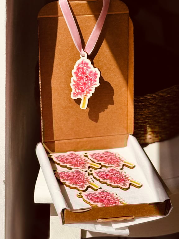 6 Wedding Favours Wooden Hanging Ornaments or Keyrings 