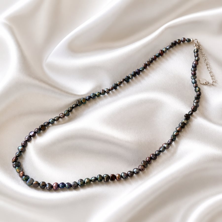  Black baroque freshwater pearl necklace in sterling silver 