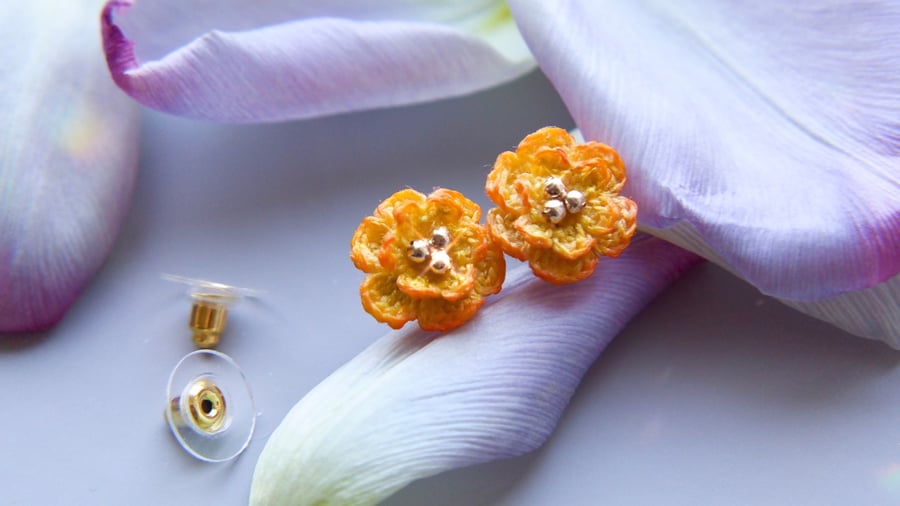 Microcrochet Orange florals Stud Earrings 