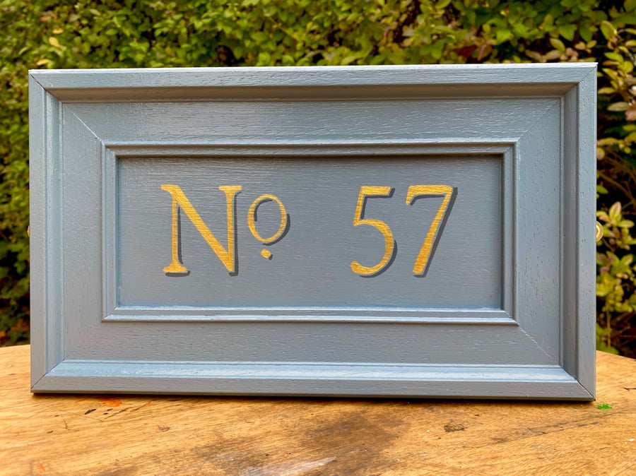 Hand-Painted Traditional House Number Sign – Custom Colors with Gold Numbers