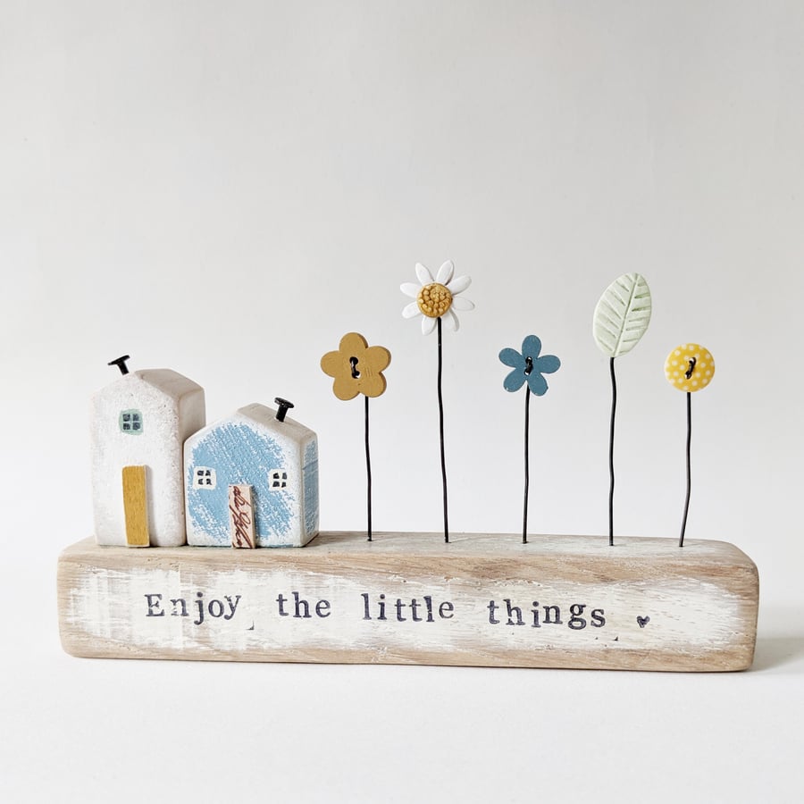 Little Wooden Houses with Clay & Button Garden 'Enjoy the little things'
