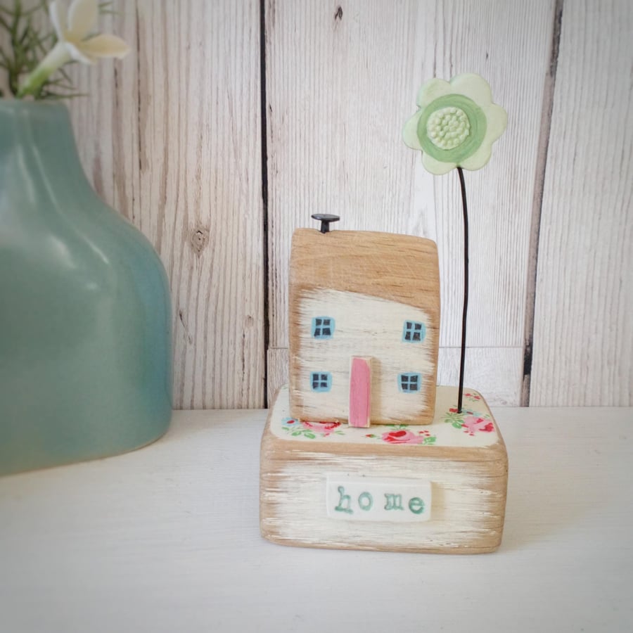 Little House with Clay Flower 'Home'
