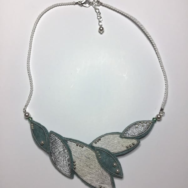 Bib necklace - Snowdrop - Golwork, Silk shading, Beading, Felt, Swaroski Crystal