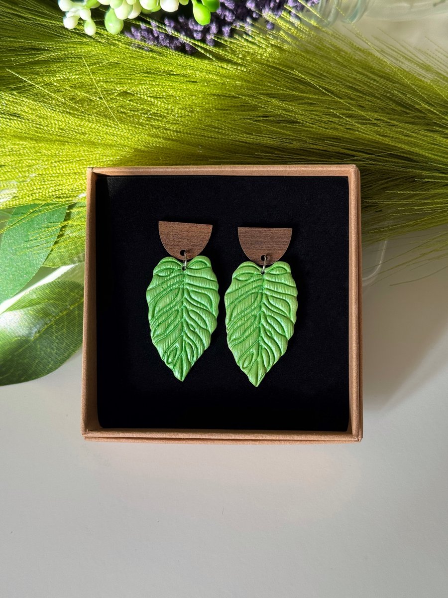 Leaf and Wooden Half Earrings 