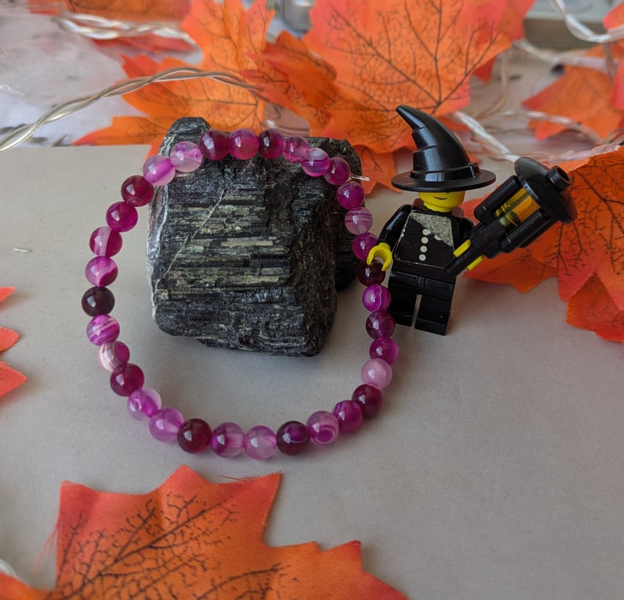 Negative energy protection fuchsia agate bracelet