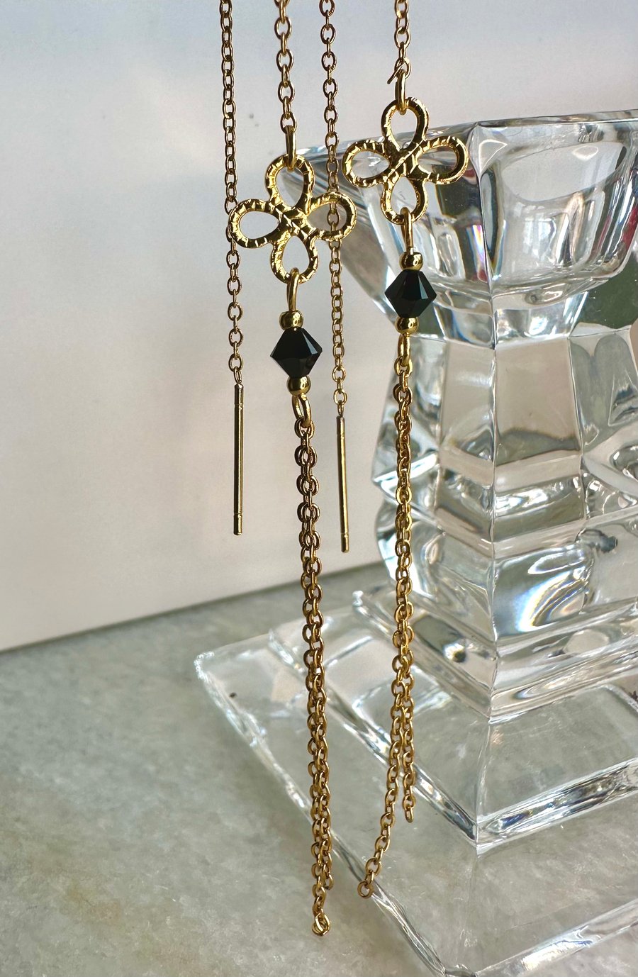 Kajal pull-through earrings