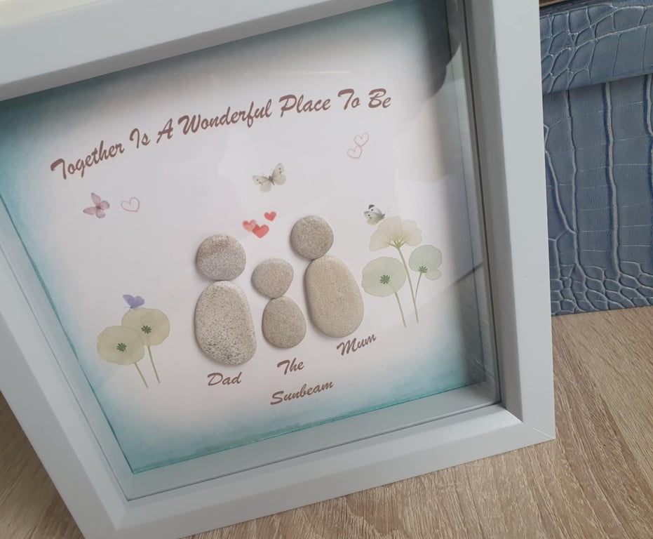 Pebble Art Frame Family of Three in a Stylish Gift Box