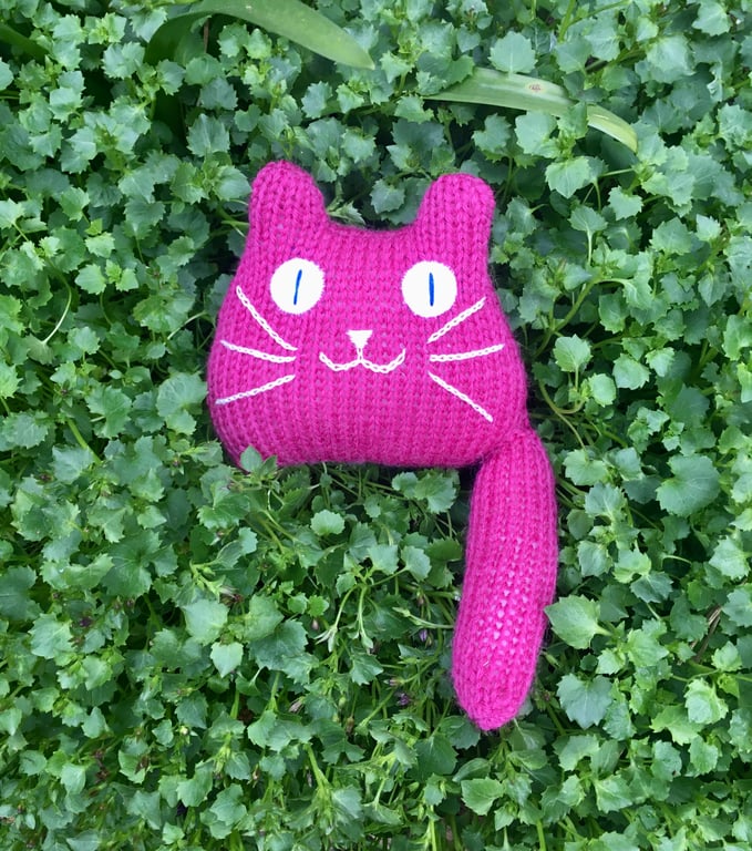 Pink knitted kitten  - Cat lover gift - Friendship token - Baby girl gift
