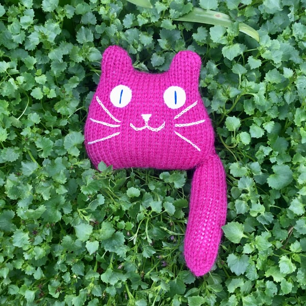 Pink knitted kitten  - Cat lover gift - Friendship token - Baby girl gift