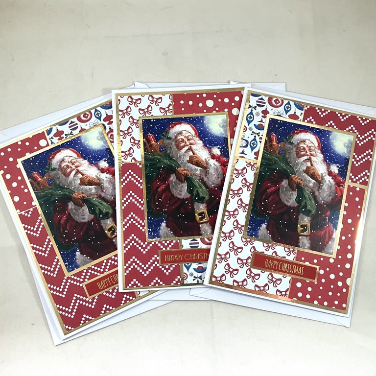 Pack of 3 Christmas cards - Santa with a sack of presents