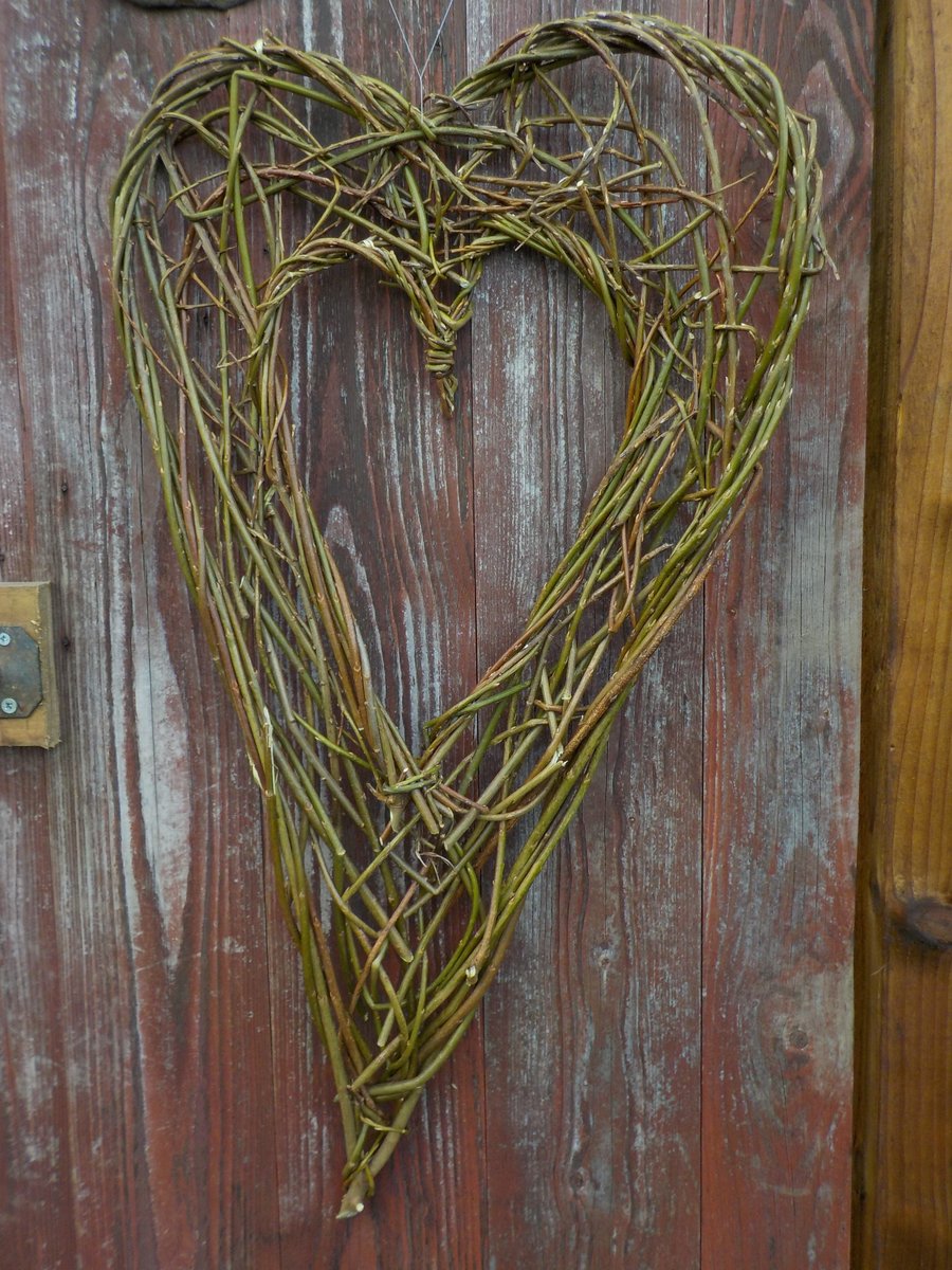 Large Natural woven willow Heart, Welsh St Dwynwen, Valentine, made to order