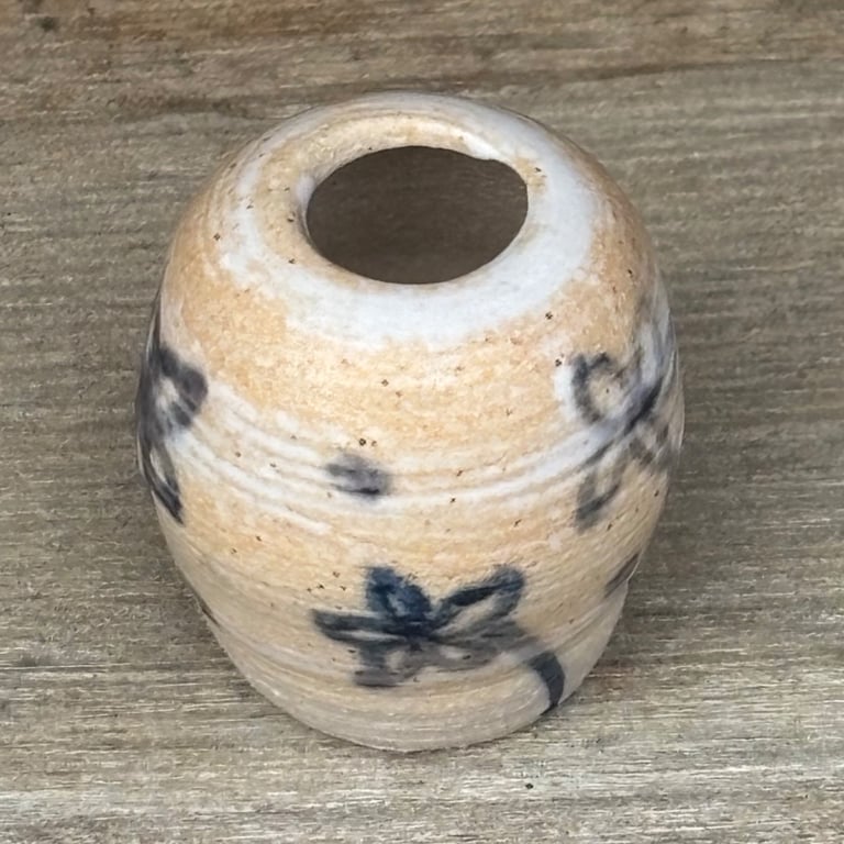 Teeny tiny vase