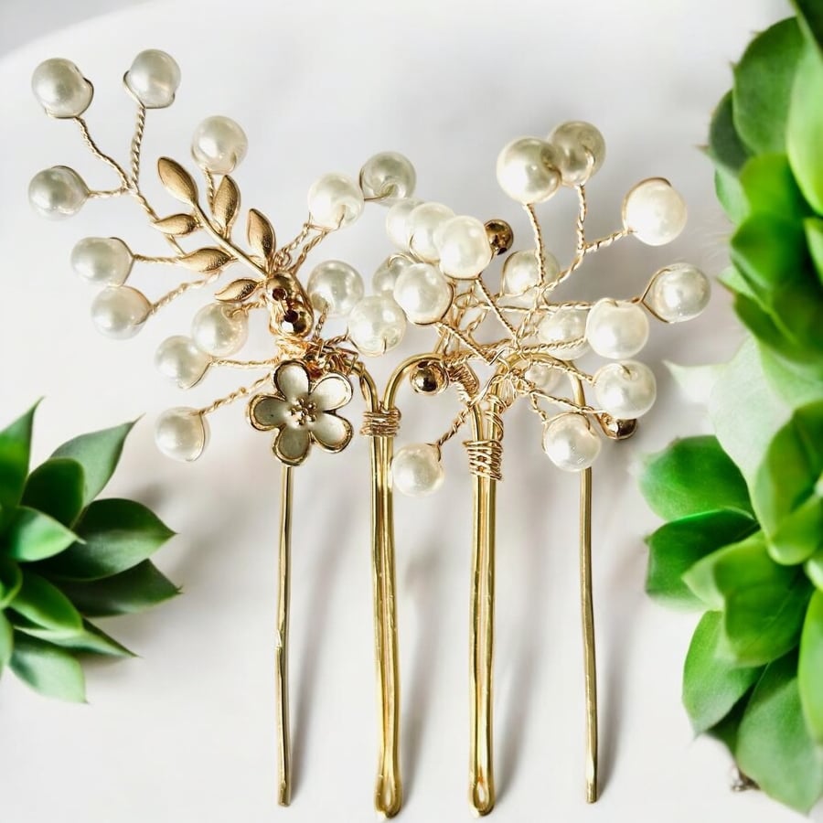Bride Bridesmaids or Event Hair Comb - Glossy White Pearls, Gold Plated