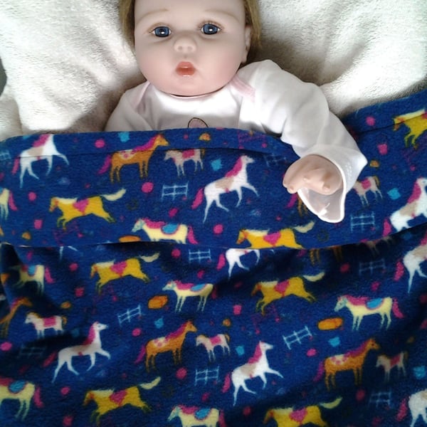 Fleece Blue Blanket With Horses For A Child (R536)